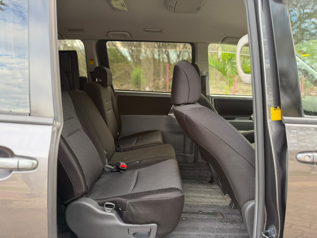 TOYOTA NOAH CHASSIS thumbnail 5